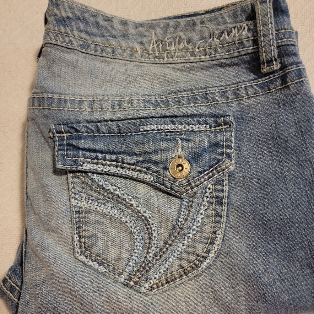 Ariya Jeans